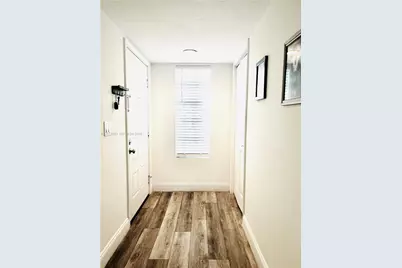 307 Lakeview Dr #202, Weston, FL 33326 - Photo 2