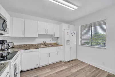 307 Lakeview Dr #202, Weston, FL 33326 - Photo 28