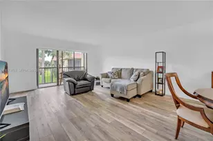 307 Lakeview Dr, Weston, FL 33326 - Photo 12