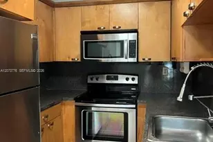 9682 Fontainebleau Blvd, Miami, FL 33172 - Photo 20