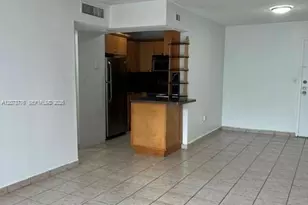 9682 Fontainebleau Blvd, Miami, FL 33172 - Photo 22