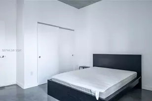 151 SE 1st St, Miami, FL 33131 - Photo 8