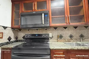 2531 NW 88th St, Miami, FL 33147 - Photo 10