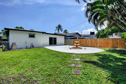 1667 SW 10th St, Miami, FL 33135 - Photo 12