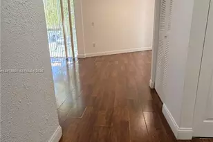 7075 NW 186th St, Hialeah, FL 33015 - Photo 2