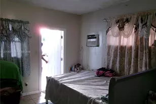 864 NW 116th St, Miami, FL 33168 - Photo 18