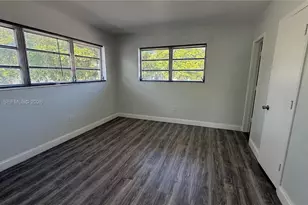245 NE 191st St, Miami, FL 33179 - Photo 2