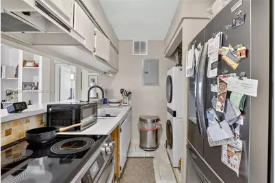 5240 NE 6th Ave #H26, Oakland Park, FL 33334 - Photo 8