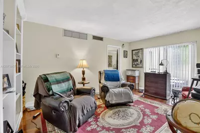 5240 NE 6th Ave #H26, Oakland Park, FL 33334 - Photo 2