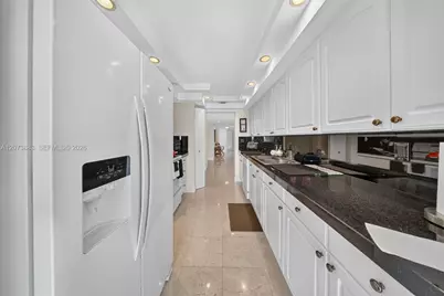 1915 Brickell Ave #C1607, Miami, FL 33129 - Photo 20
