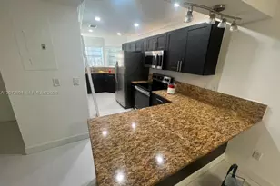 15410 SW 74th Cir Ct, Miami, FL 33193 - Photo 2
