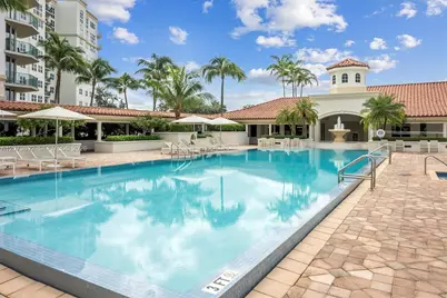 20000 E Country Club Dr #302, Aventura, FL 33180 - Photo 6
