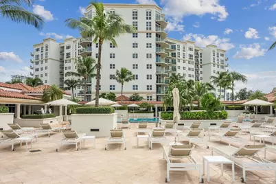 20000 E Country Club Dr #302, Aventura, FL 33180 - Photo 8
