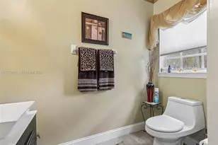 13215 NW 7th Dr, Plantation, FL 33325 - Photo 16