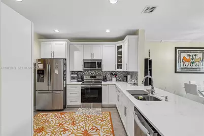 13215 NW 7th Dr, Plantation, FL 33325 - Photo 6