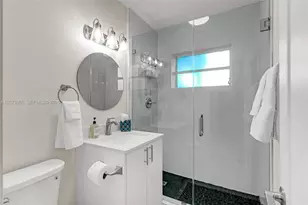 1075 NE 12th Ave, Homestead, FL 33030 - Photo 14