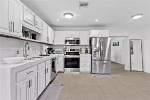 1430 NE 11th St, Homestead, FL 33033 - Photo 16