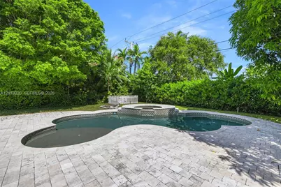 8261 SW 142nd St, Palmetto Bay, FL 33158 - Photo 8
