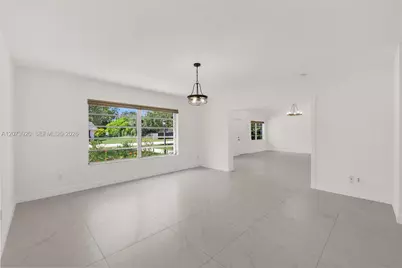 8261 SW 142nd St, Palmetto Bay, FL 33158 - Photo 10