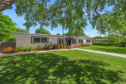 8261 SW 142nd St, Palmetto Bay, FL 33158 - Photo 2