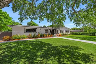 8261 SW 142nd St, Palmetto Bay, FL 33158 - Photo 2