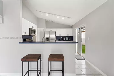 15840 SW 85th St, Miami, FL 33193 - Photo 10