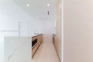 2411 Laguna Cir, Miami, FL 33181 - Photo 4