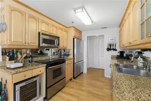1581 Brickell Ave, Miami, FL 33129 - Photo 14