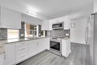 11201 Lakeview Dr #48-M, Coral Springs, FL 33071 - Photo 10