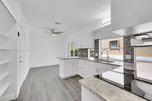 11201 Lakeview Dr, Coral Springs, FL 33071 - Photo 8
