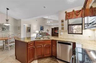 2140 SW 97th Ln, Davie, FL 33324 - Photo 2
