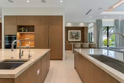 10860 SW 67th Ct, Pinecrest, FL 33156 - Photo 16