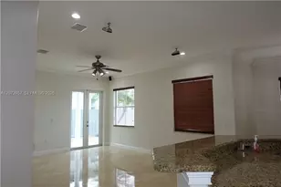 18125 NW 89th Ct, Hialeah, FL 33018 - Photo 10