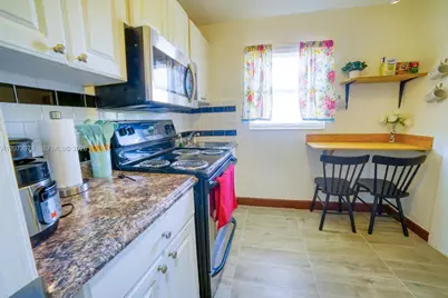 511 York, Lehigh Acres, FL 33936 - Photo 8