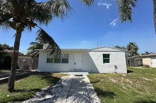 729 Caddie Pl, West Palm Beach, FL 33409 - Photo 2