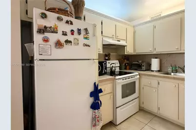 551 SW 135th Ave #413B, Pembroke Pines, FL 33027 - Photo 6