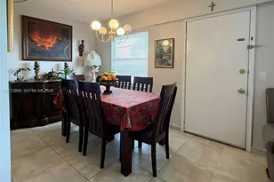 551 SW 135th Ave, Pembroke Pines, FL 33027 - Photo 4