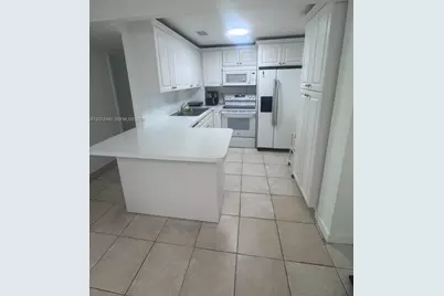 1913 S Ocean Dr #422, Hallandale Beach, FL 33009 - Photo 2