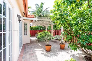 10564 NW 57th St, Doral, FL 33178 - Photo 38