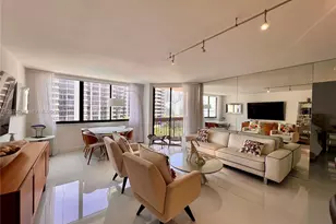 540 Brickell Key Dr, Miami, FL 33131 - Photo 2