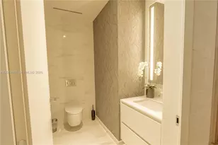 300 Biscayne Blvd Way, Miami, FL 33131 - Photo 4