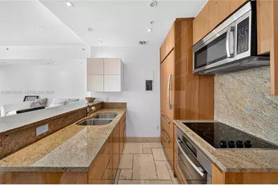 50 S Pointe Dr #504, Miami Beach, FL 33139 - Photo 4