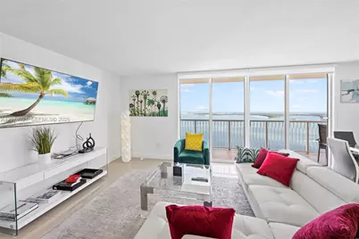 1200 Brickell Bay Dr #3701, Miami, FL 33131 - Photo 4
