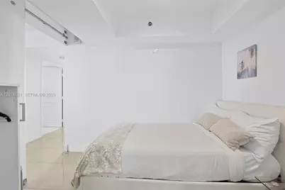 1200 Brickell Bay Dr #3701, Miami, FL 33131 - Photo 12