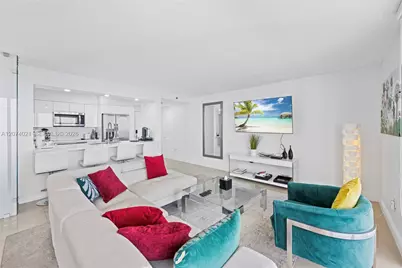 1200 Brickell Bay Dr #3701, Miami, FL 33131 - Photo 6