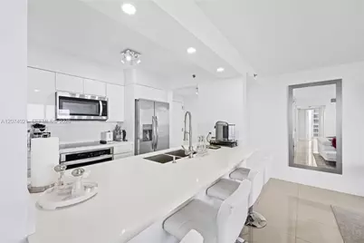 1200 Brickell Bay Dr #3701, Miami, FL 33131 - Photo 8