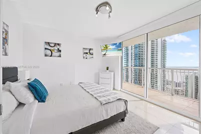 1200 Brickell Bay Dr #3701, Miami, FL 33131 - Photo 16