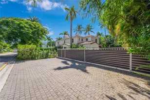 140 N Hibiscus Dr, Miami Beach, FL 33139 - Photo 40