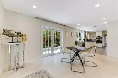 140 N Hibiscus Dr, Miami Beach, FL 33139 - Photo 12