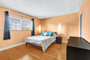 1001 NE 14th Ave, Hallandale Beach, FL 33009 - Photo 14